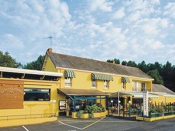 Hotel Logis Au Poisson D'argent Le Mesnil-en-Vallée