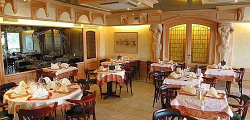 Hotel Logis Au Poisson D'argent 2*