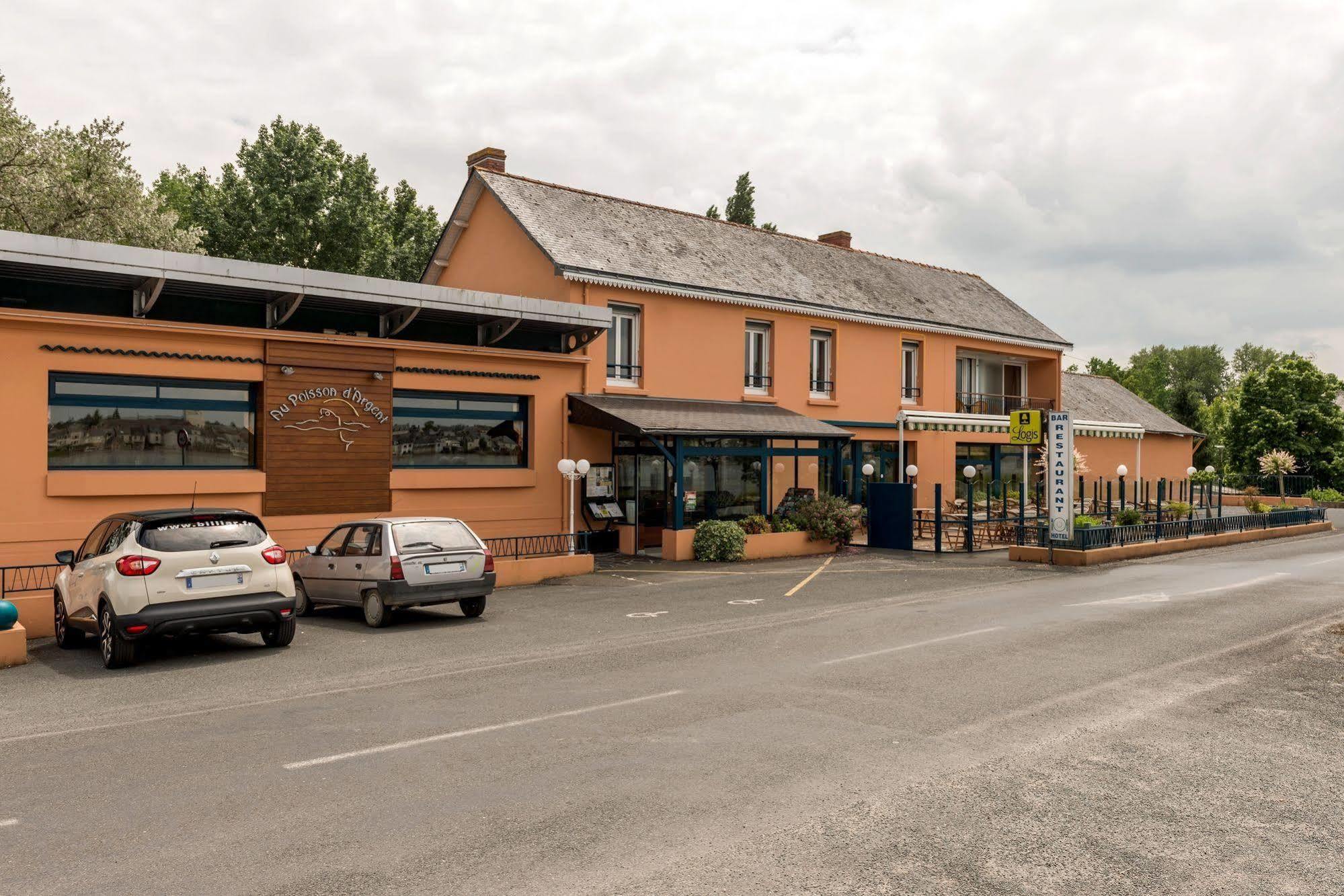 Hotel Logis Au Poisson D'argent 2*