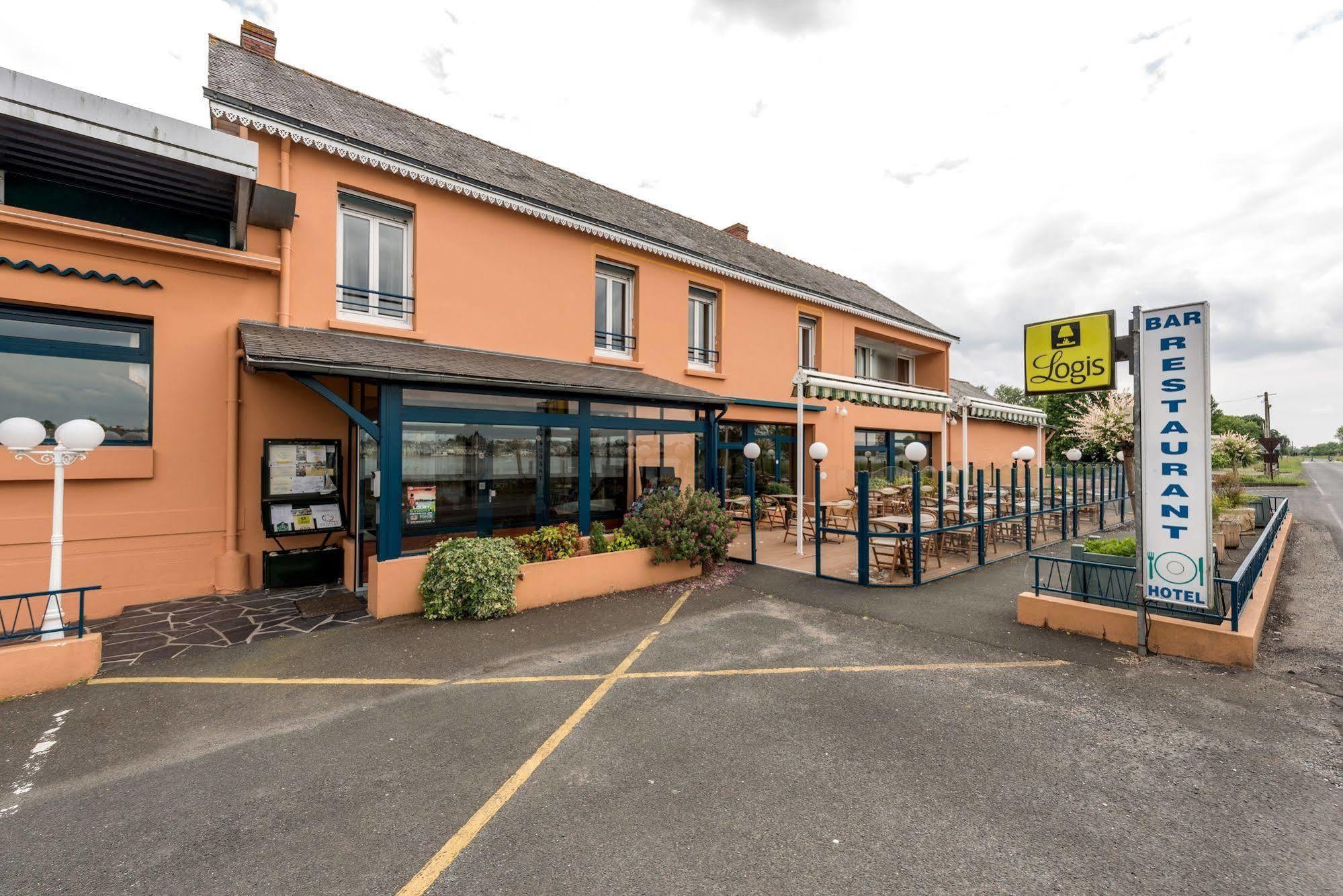 Hotel Logis Au Poisson D'argent 2*