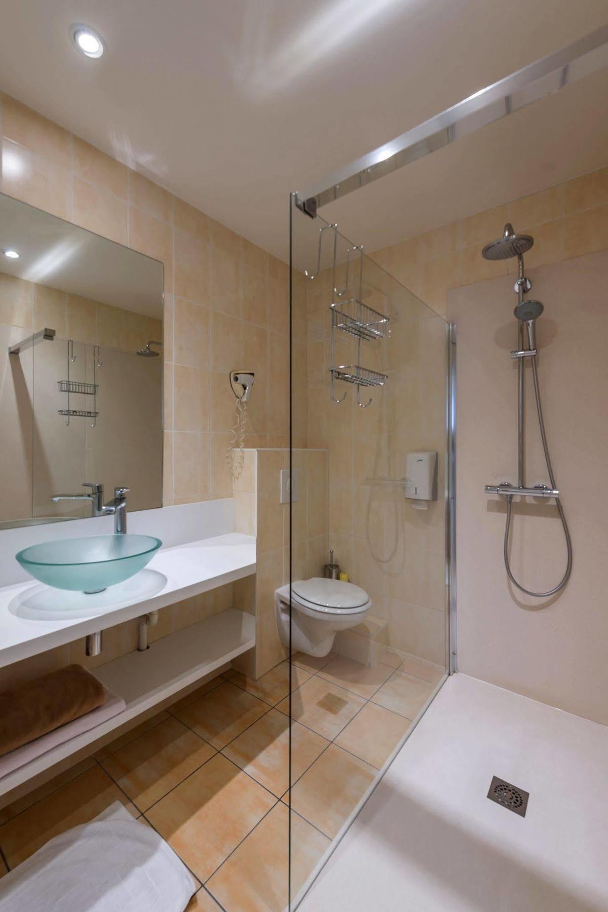 Hotel Logis Au Poisson D'argent 2*